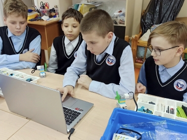 Шестиклассники осваивают LEGO WeDo 2.0